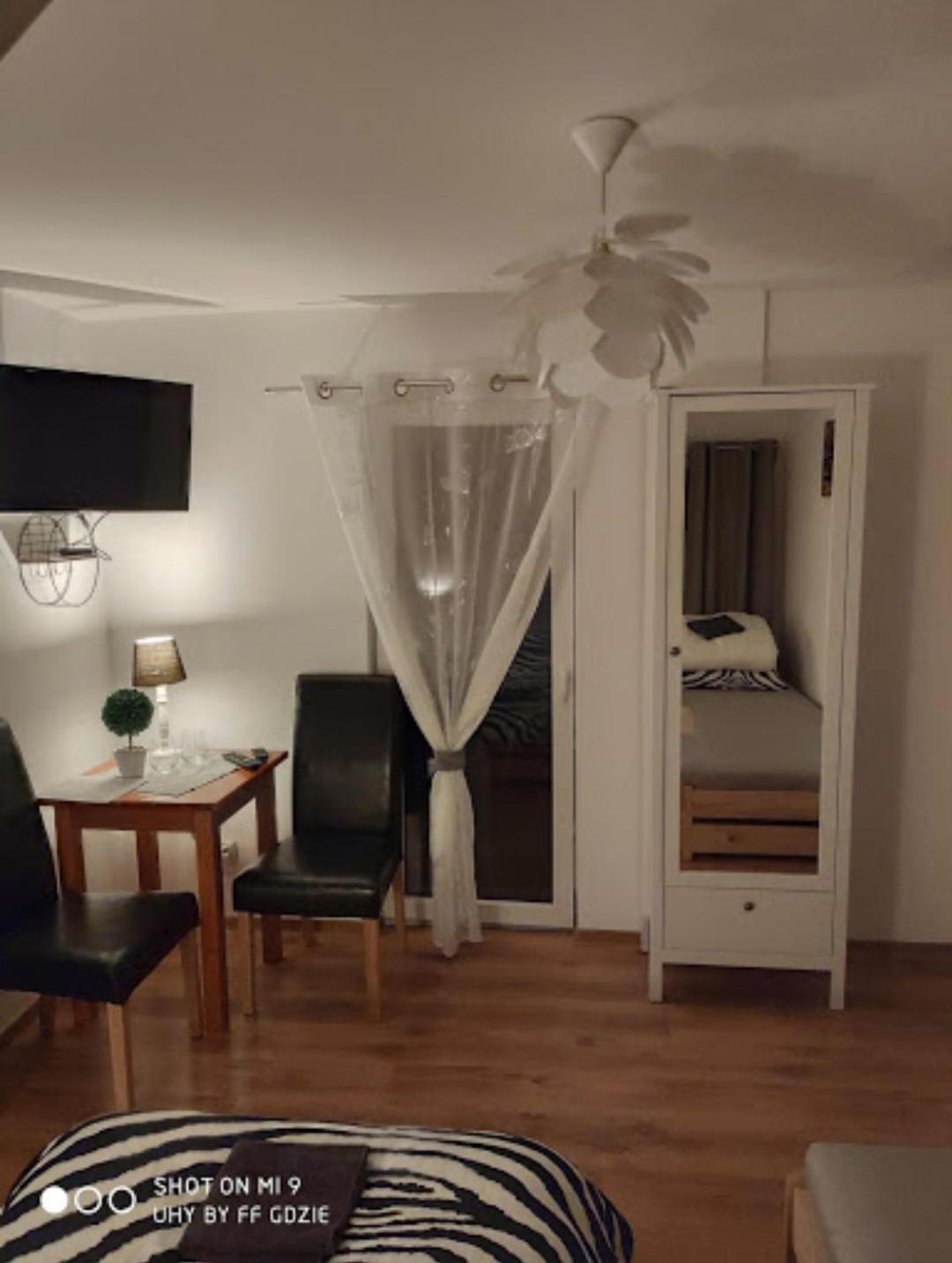 Apartamenty Pod Sosnami Ostroda Miedzylesie 6Os Ruang foto